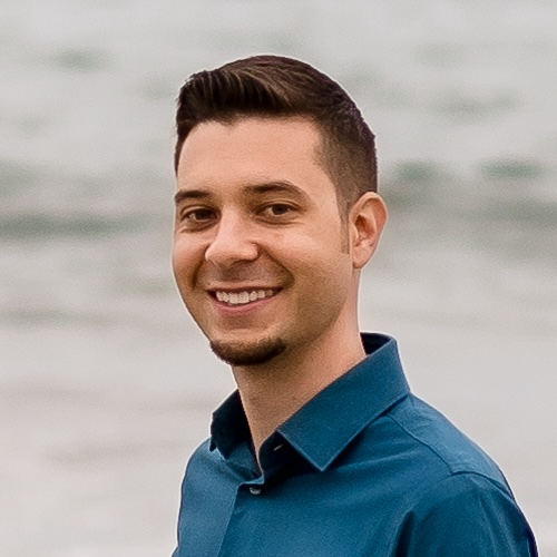 Kyle Chin Headshot